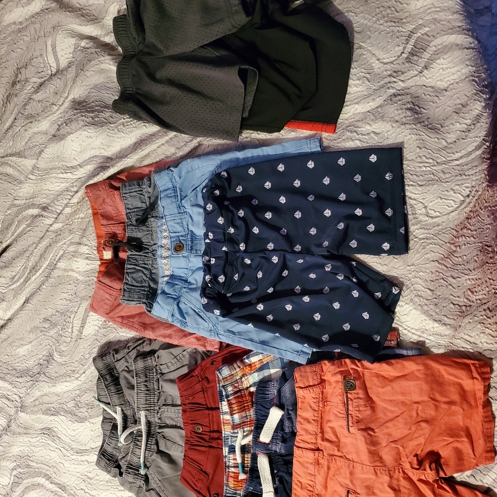 Boys size 2/3 shorts!